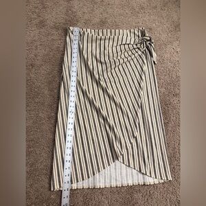 H&M Tulip Skirt Women size Large Navy Stripe Wrap Midi Tube Self Tie Skirt